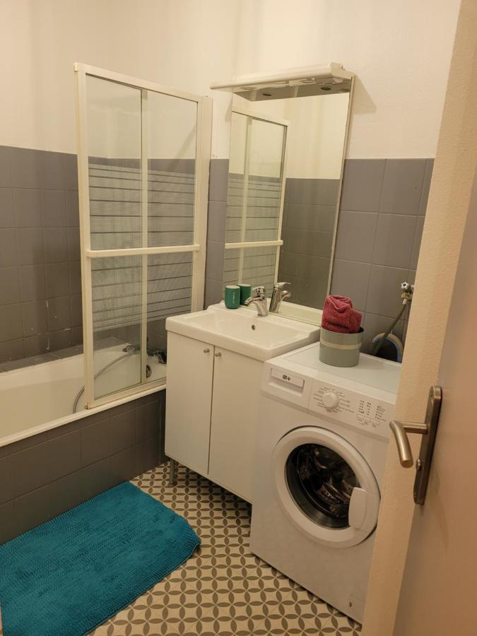 Charmant Appartement Au Coeur Du Centre Ville แก็งแปร์ ภายนอก รูปภาพ